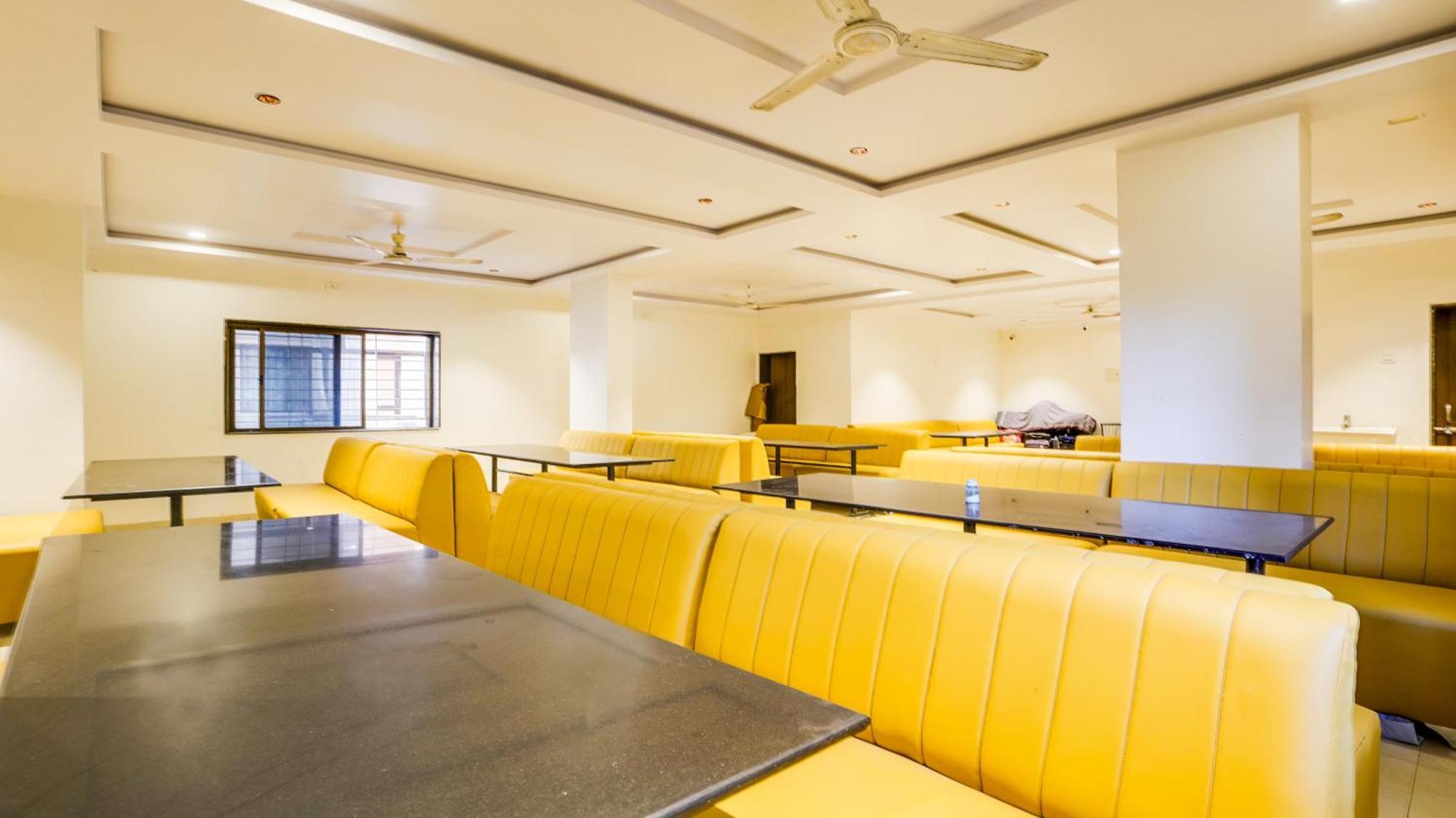 Fabhotel Kiara Govind Park Shirdi Eksteriør billede